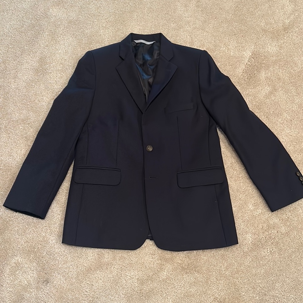 Like new barely worn. Navy blue blazer size 14R from Nordstrom.